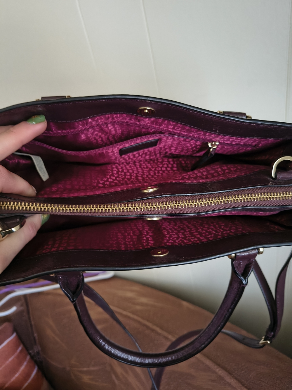 NWOT kate spade Mahogany Lise Bixby Place With Matching Wallet - Picture 5 of 9